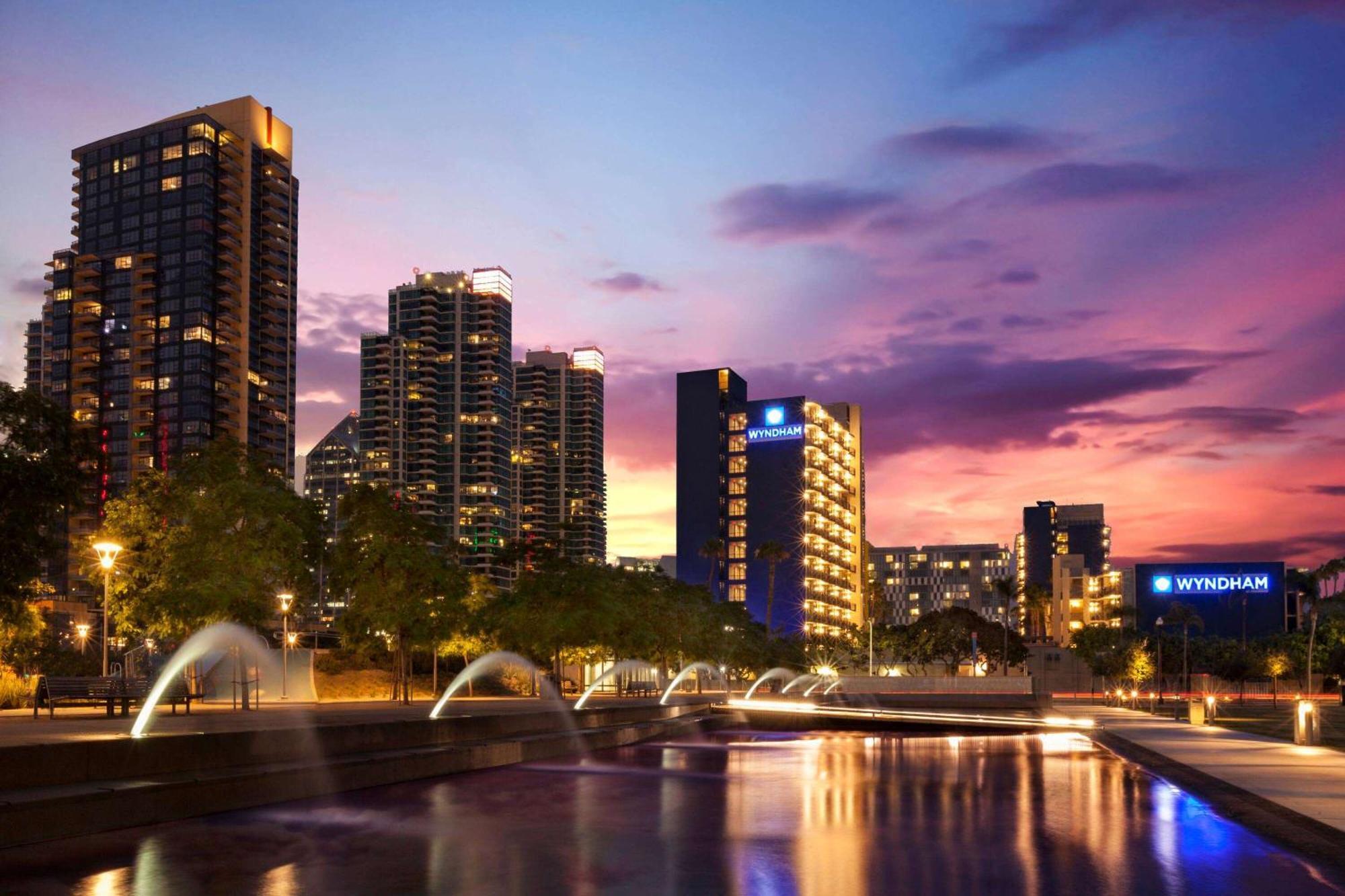 Nahe San Diego Ctr For Moving Arts: 2 Airport-Hotels verglichen